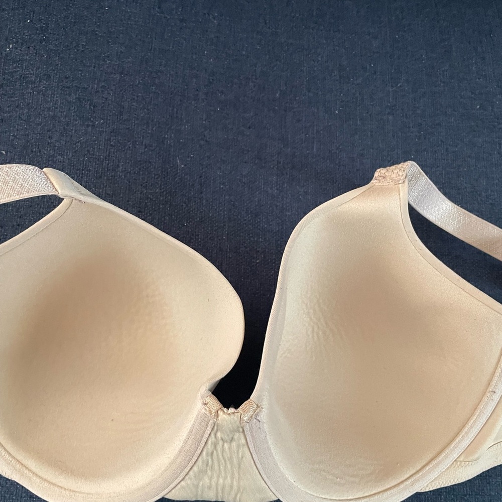 Vanity Fair Smooth Beige Underwire Bra - Picture 5 of 10